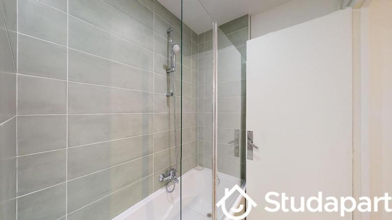 Chambre - 13 m² - 1 pièce