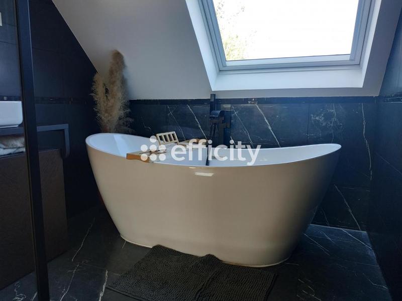 Maison - 157 m² - 7 pièces