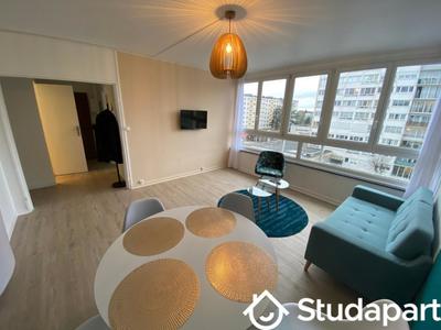 Chambre - 9 m² - 1 pièce