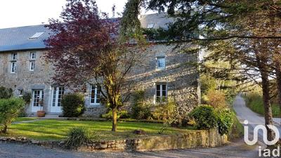 Maison - 350 m² - 6 pièces