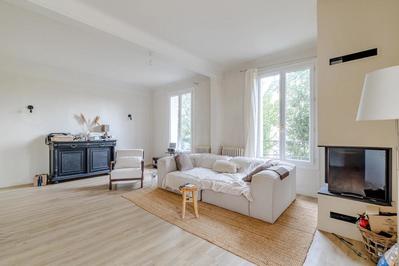 Maison - 180 m² - 8 pièces