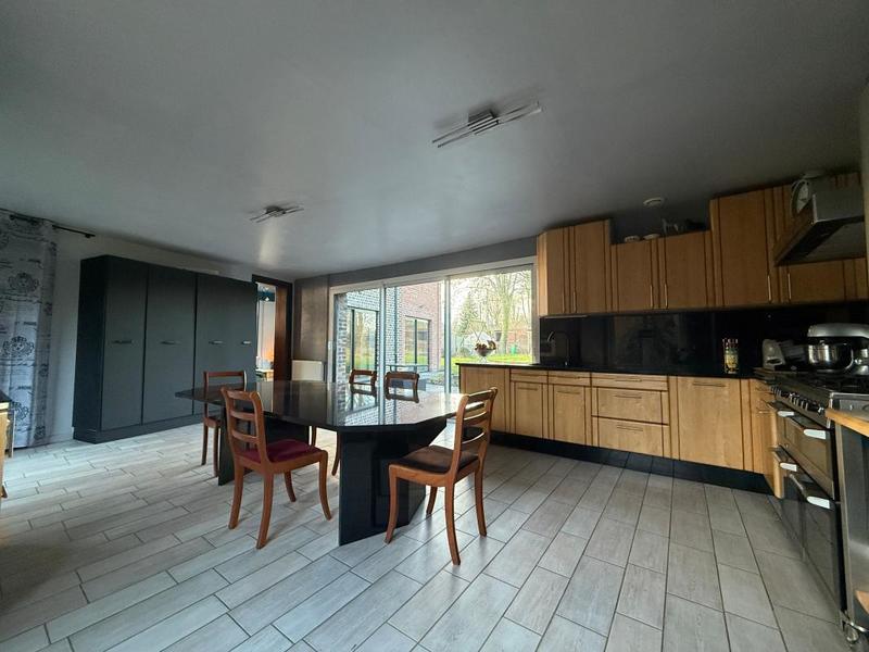 Maison - 199 m² - 7 pièces