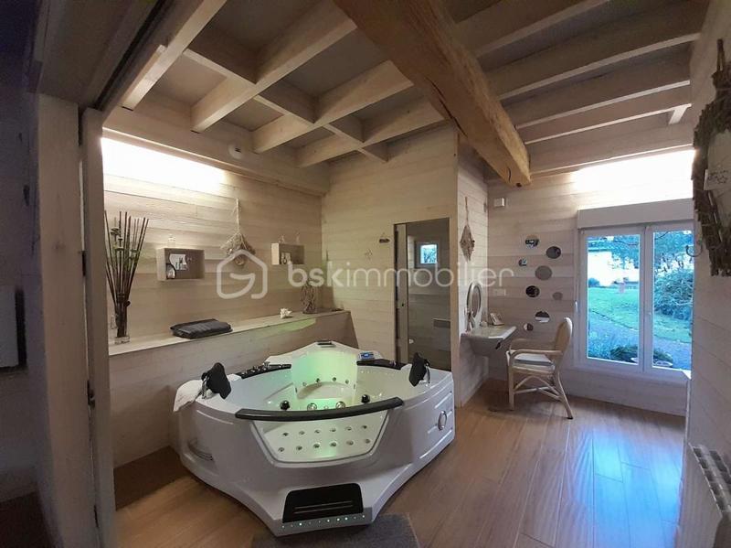 Propriété - 185 m² - 8 pièces