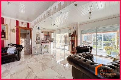 Maison - 195 m² - 6 pièces