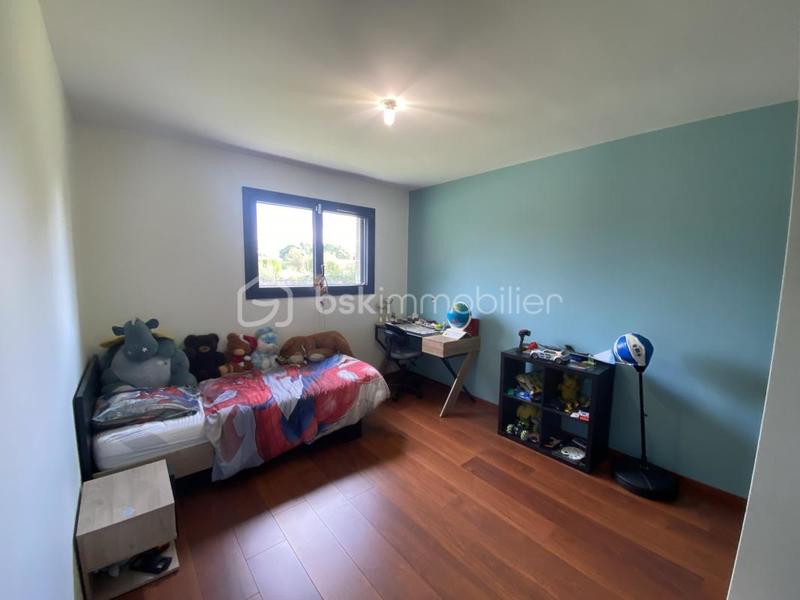 Villa - 244 m² - 6 pièces