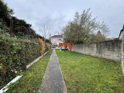 Terrain constructible - 151 m²