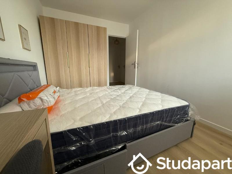 Chambre - 10 m² - 1 pièce