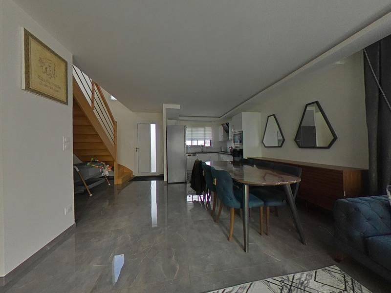 Maison - 113 m² - 5 pièces