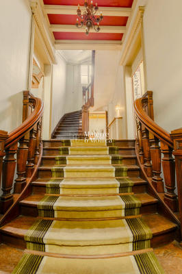 Maison - 550 m² - 20 pièces