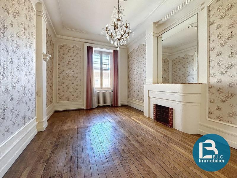 Appartement - 201 m² - 6 pièces