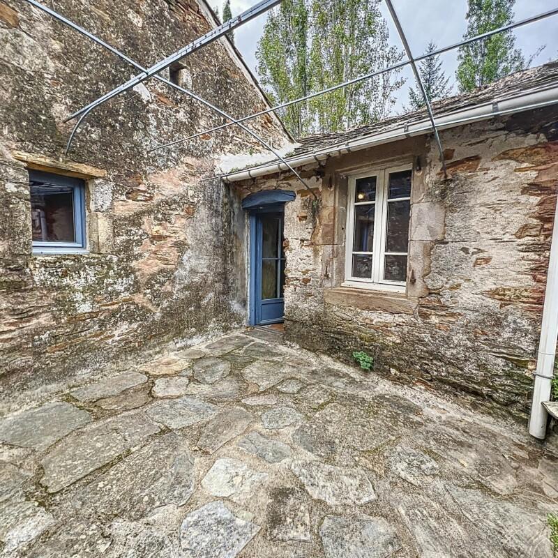 Maison en pierre - 100 m² - 5 pièces