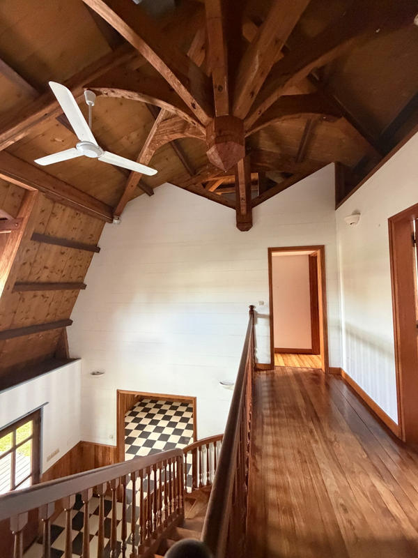 Maison - 200 m² - 6 pièces