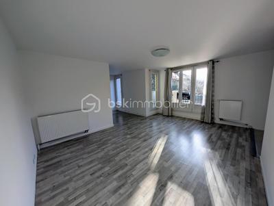 Appartement - 77 m² - 3 pièces