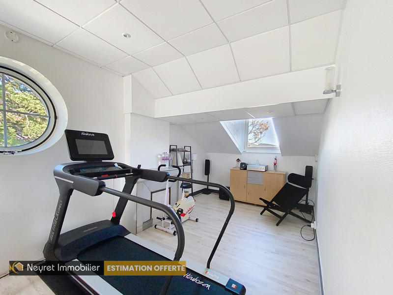 Maison - 320 m² - 10 pièces