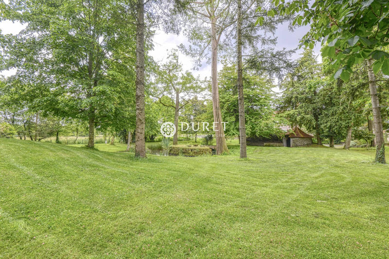 Maison - 214 m² - 10 pièces