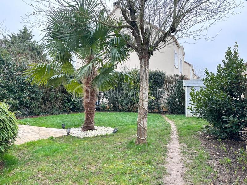 Maison - 95 m² - 5 pièces