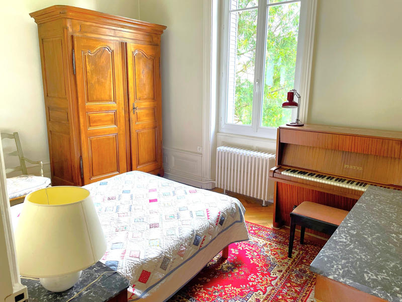 Propriété - 284 m² - 11 pièces