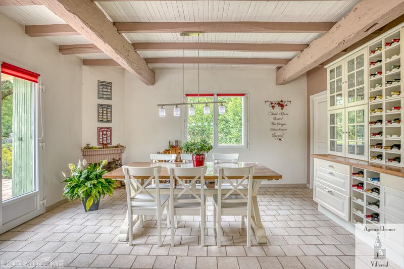 Maison traditionnelle - 315 m² - 10 pièces