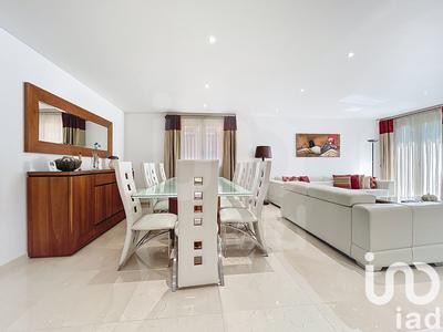 Maison - 181 m² - 7 pièces