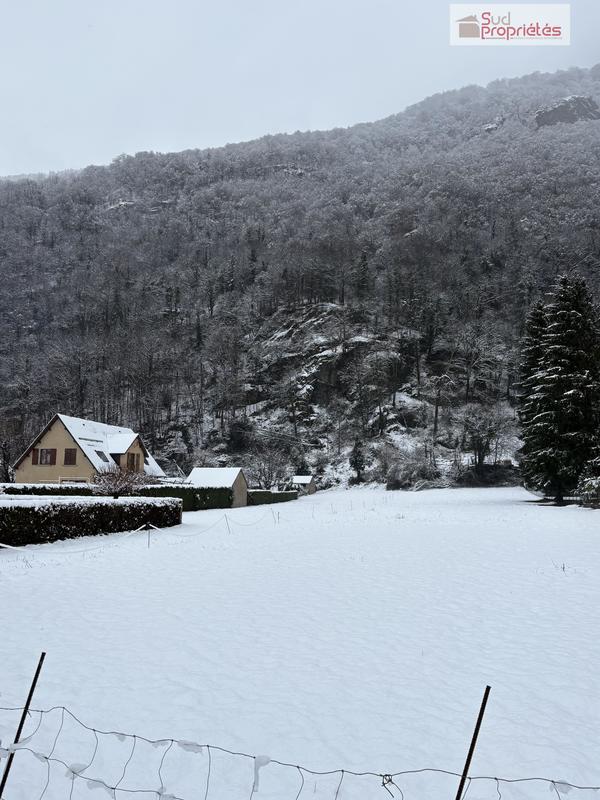 Terrain commercial - 2 403 m²