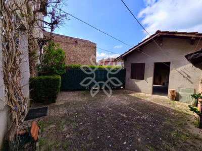 Propriété - 160 m² - 9 pièces