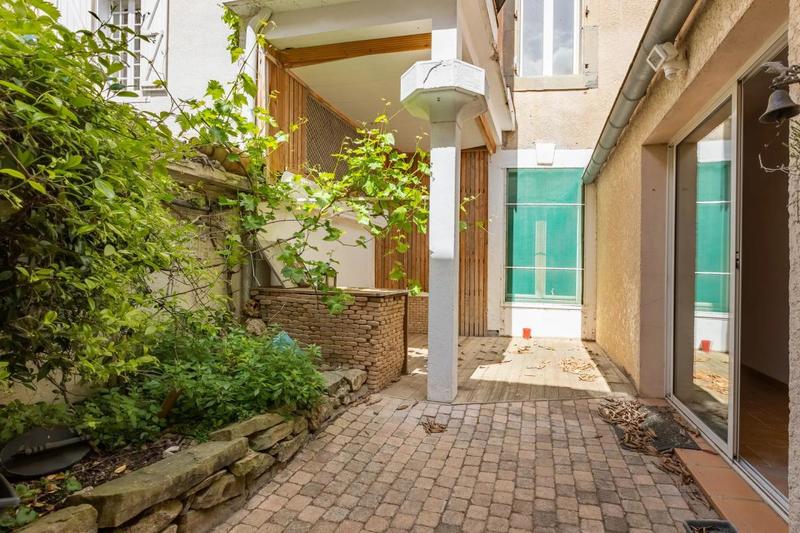 Maison - 216 m² - 6 pièces