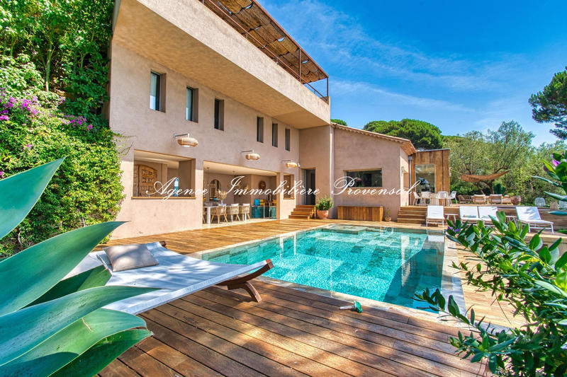 Villa - 260 m² - 6 pièces