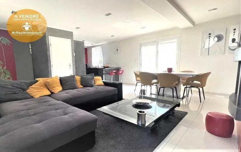 Maison - 135 m² - 8 pièces