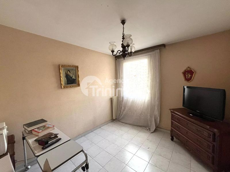 Appartement - 90 m² - 5 pièces