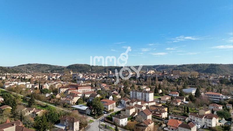 Maison - 214 m² - 7 pièces