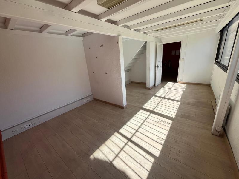 Bureau - 125 m² - 4 pièces