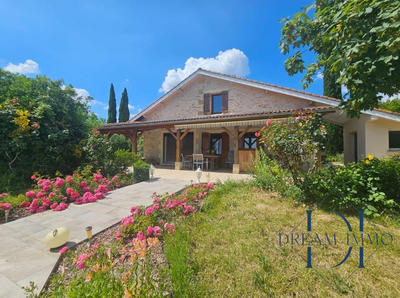 Maison - 263 m² - 7 pièces