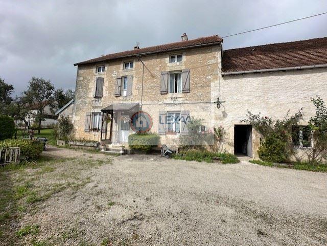 Maison de village - 195 m² - 7 pièces