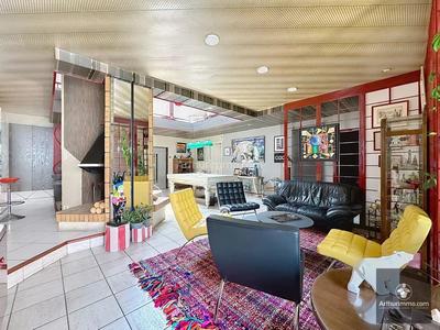 Maison - 308 m² - 8 pièces