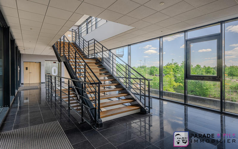 Bureau - 476 m² - 17 pièces