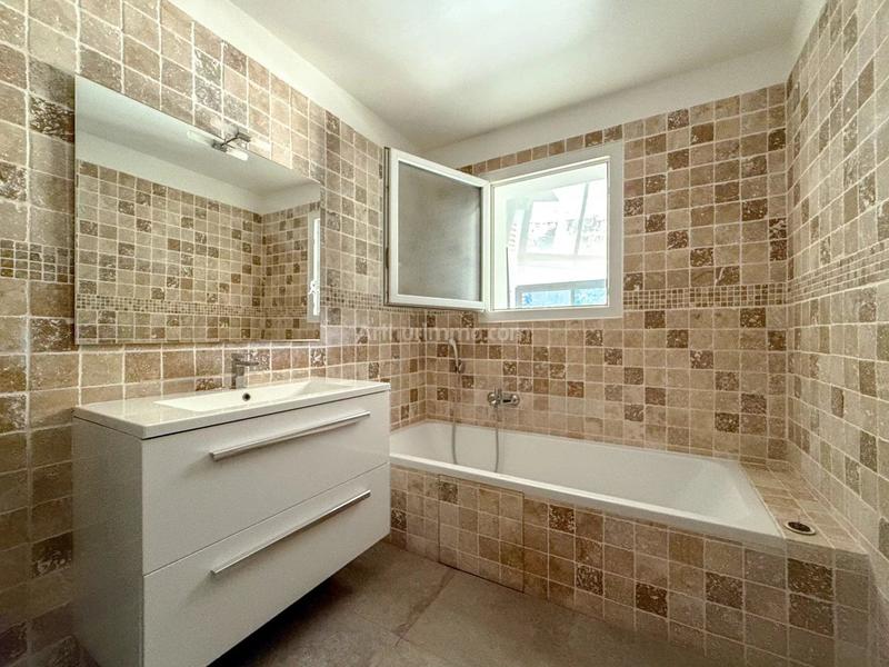 Maison - 174 m² - 5 pièces