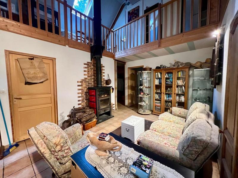 Propriété - 275 m² - 11 pièces