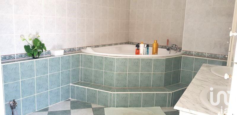 Maison - 200 m² - 8 pièces