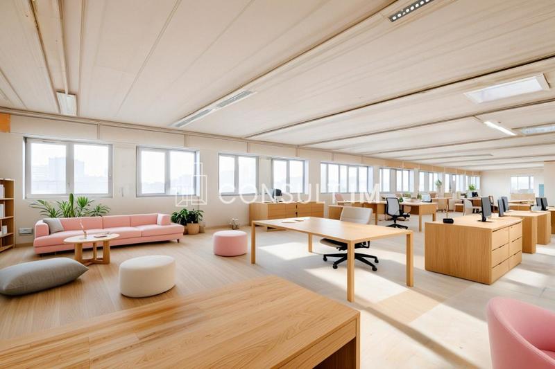 Bureau - 1 912 m²