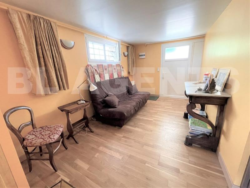 Maison - 240 m² - 12 pièces