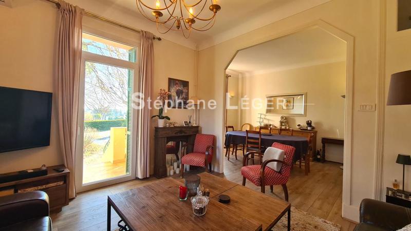 Maison - 220 m² - 10 pièces