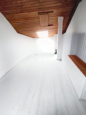 Maison - 183 m² - 8 pièces