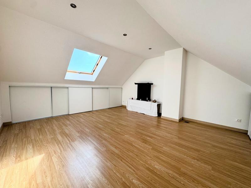 Maison - 102 m² - 5 pièces