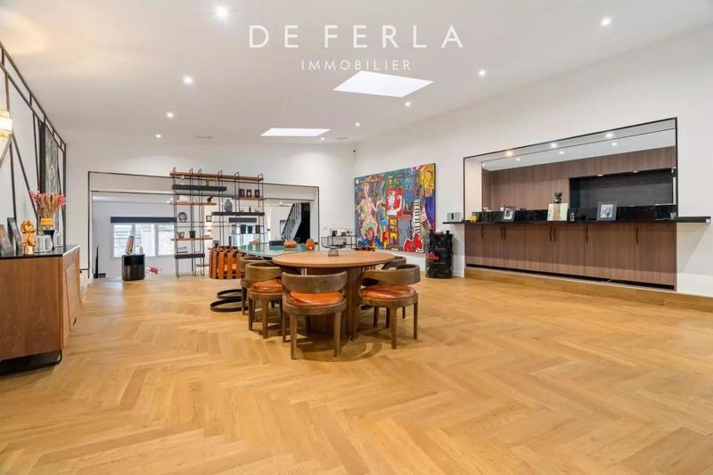 Maison - 244 m² - 6 pièces