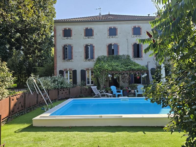 Villa - 330 m² - 8 pièces