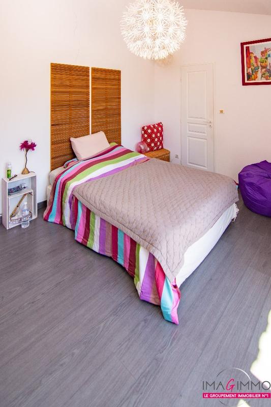 Maison - 213 m² - 6 pièces