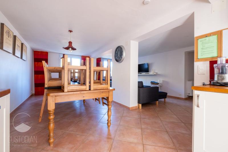 Maison - 650 m² - 15 pièces