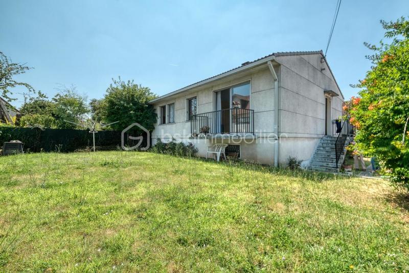 Maison traditionnelle - 81 m² - 4 pièces