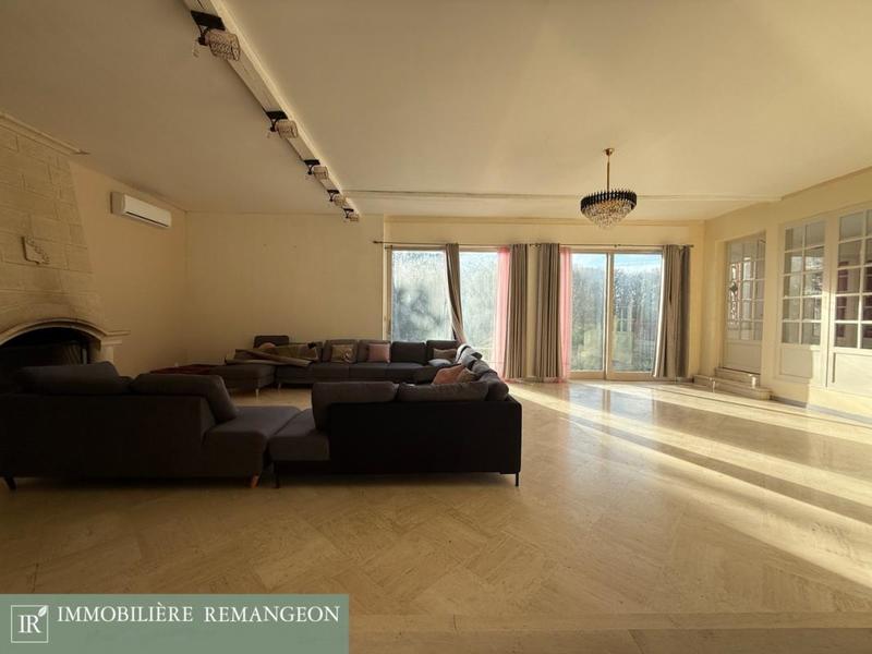 Villa - 517 m² - 16 pièces