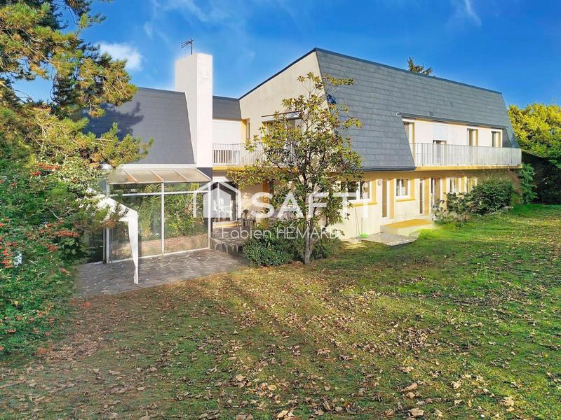 Maison - 300 m² - 11 pièces